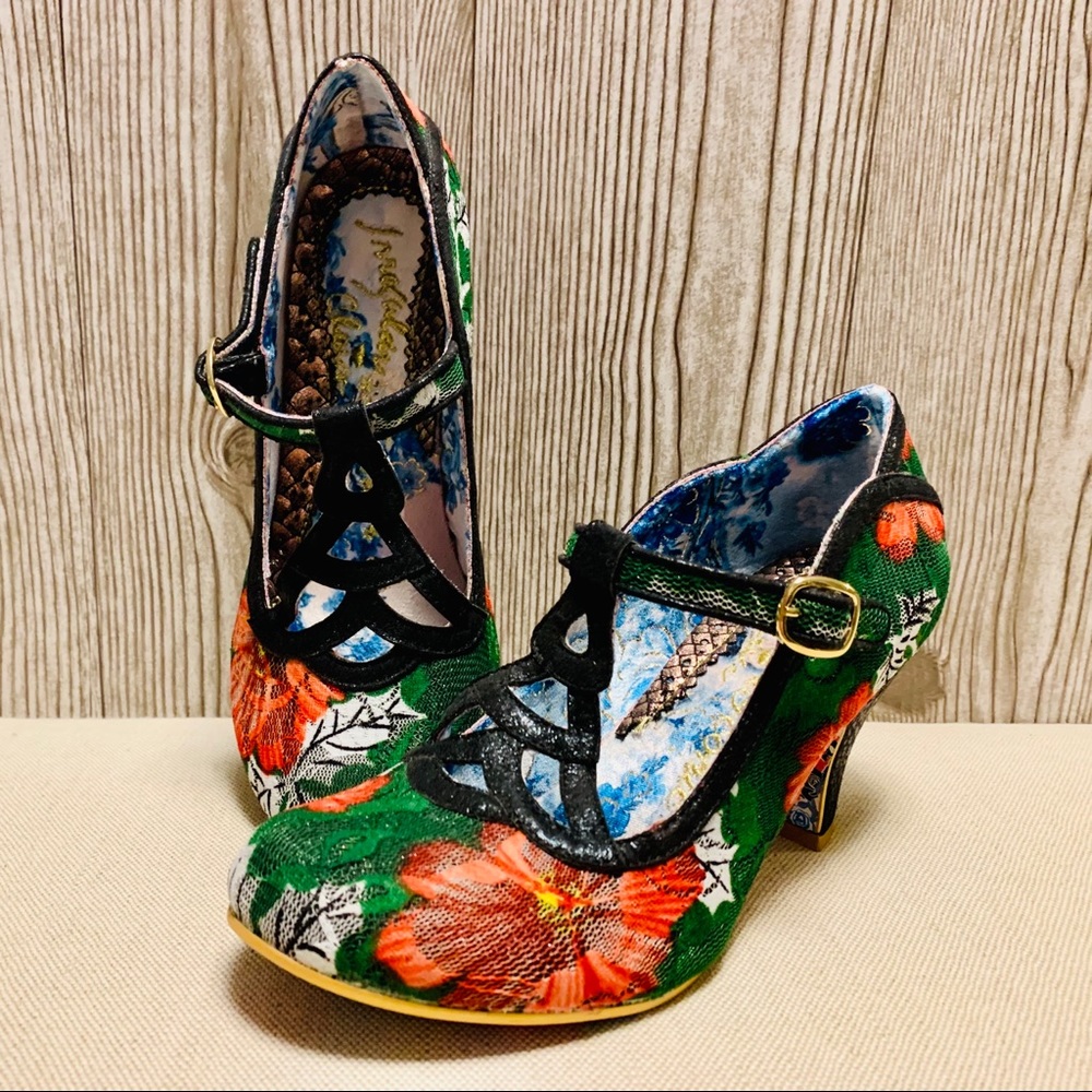 Vintage-Style Floral Lace Heels